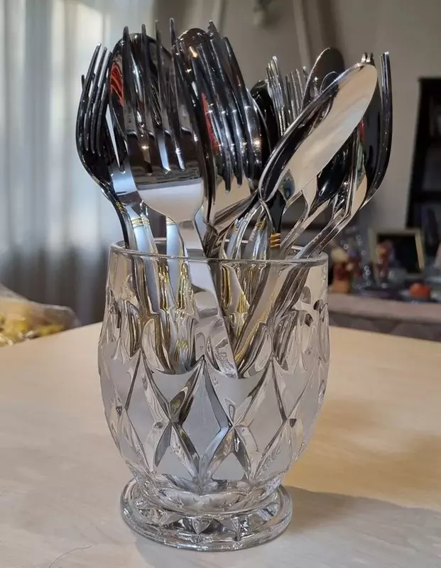 جا قاشقی جا کاردی(جاقاشقی جاکاردی آنجلیکا خارجی)